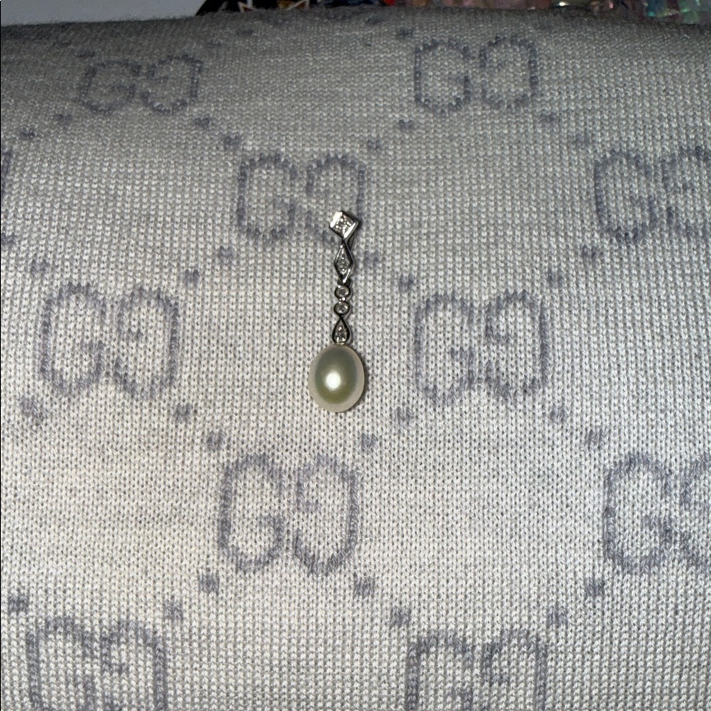 Pearl Drop Pendant Necklace Charm - White Gold